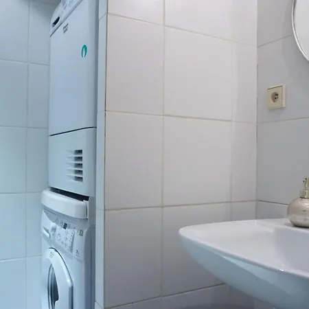 2-room In Heart Of Paris-marais *