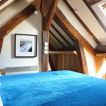 2-room In Heart Of Paris-marais Paris